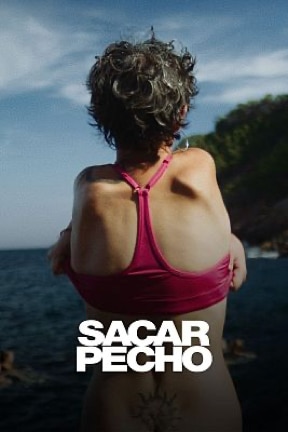 Espalda de una mujer con cicatriz tras cáncer de mama en el documental Sacar Pecho